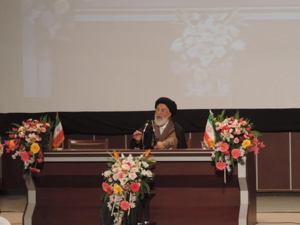 برگزاری همایش بزرگداشت عالم ربانی حاج آقا شیخ  مجتبی قزوینی(گزارش شماره 2) 2