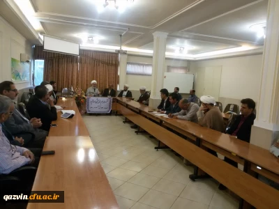 جلسه هم اندیشی اساتید و کارکنان دانشگاه فرهنگیان قزوین با نماینده ولی فقیه و امام جمعه