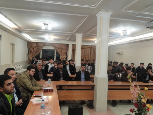 برگزاری مشاعره دانشجویان پردیس شهید رجایی 4