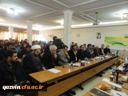 با حضور استاندار قزوین و هیات همراه برگزار شد:
جلسه هم اندیشی اساتید دانشگاه فرهنگیان قزوین 3