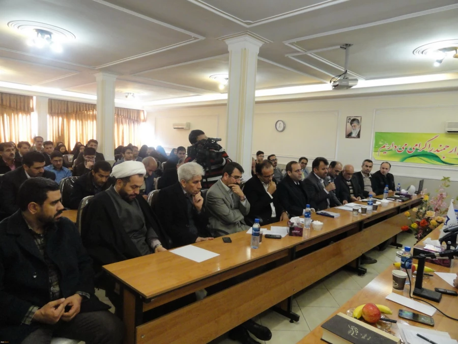 با حضور استاندار قزوین و هیات همراه برگزار شد:
جلسه هم اندیشی اساتید دانشگاه فرهنگیان قزوین 3