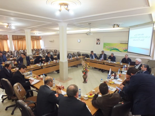 استاندار در نشست با هئیت امنای دانشگاه فرهنگیان بیان داشت: 
رفع مشکلات دانشگاه فرهنگیان در دستور کار است 4