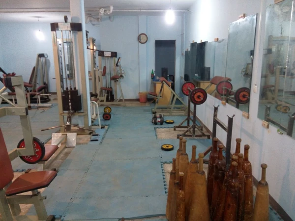 بازسازی و نصب فوم (ضرب گیر) و تجهیز سالن بدنسازی و نصب تجهیزات گرمایشی خوابگاه های دانشجویی 5