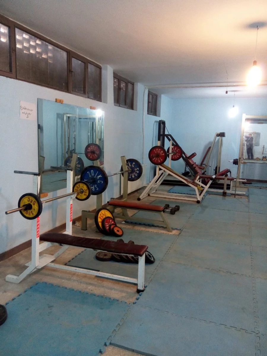 بازسازی و نصب فوم (ضرب گیر) و تجهیز سالن بدنسازی و نصب تجهیزات گرمایشی خوابگاه های دانشجویی 6