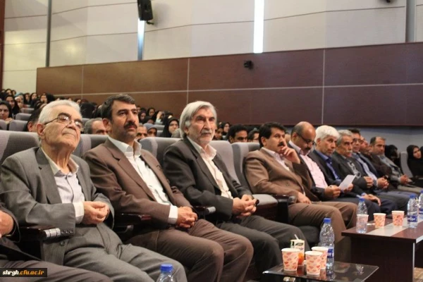 به مناسبت بزرگداشت مقام معلم برگزار گردید:
جشن بزرگداشت مقام معلم 4