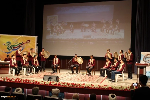 به مناسبت بزرگداشت مقام معلم برگزار گردید:
جشن بزرگداشت مقام معلم 5