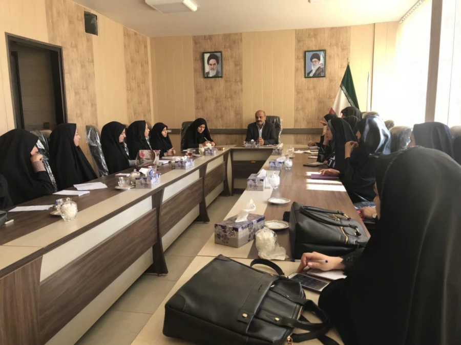 برگزاری جلسه دبیران کانون ها با حضور ریاست امور پردیس های استان جناب آقای دکتر یوسفی 4