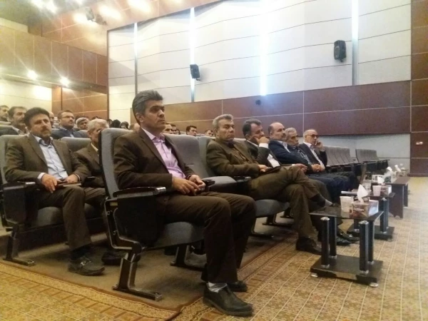 به مناسبت هفته کیفیت آموزش  جلسه  هم اندیشی  مسئولین دانشگاه با مدیران ،معاونین و تعدادی از معلمان راهنمای مدارس کارورزی 2