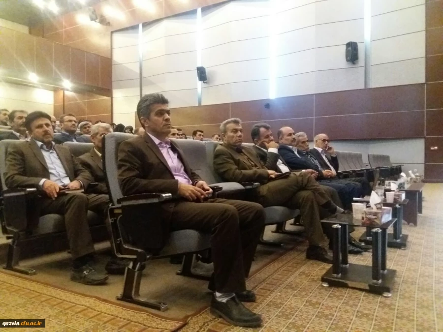 به مناسبت هفته کیفیت آموزش  جلسه  هم اندیشی  مسئولین دانشگاه با مدیران ،معاونین و تعدادی از معلمان راهنمای مدارس کارورزی 2