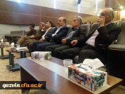 به مناسبت هفته کیفیت آموزش  جلسه  هم اندیشی  مسئولین دانشگاه با مدیران ،معاونین و تعدادی از معلمان راهنمای مدارس کارورزی 3