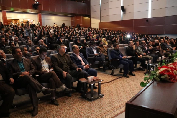 اولین گردهمایی نومعلمان دانشگاه فرهنگیان استان قزوین وروری سالهای 91-92 3