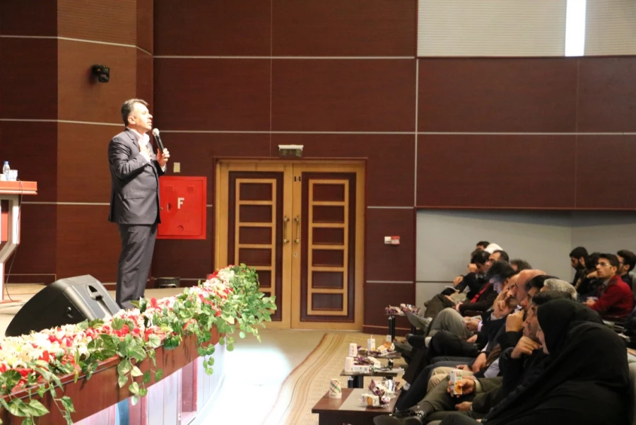 مراسم هفته پژوهش در مدیریت امور پردیس های دانشگاه فرهنگیان  استان قزوین برگزار شد 9