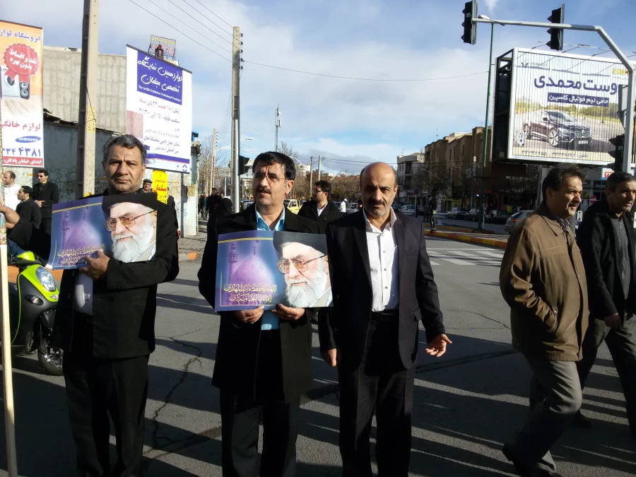 شرکت کارکنان ودانشجویان دانشگاه فرهنگیان استان قزوین درراهپیمایی محکومیت آشوبگران درقزوین 5