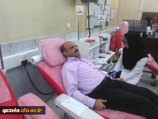 اهدای خون سرپرست وجمعی ازکارکنان دانشگاه فرهنگیان استان قزوین