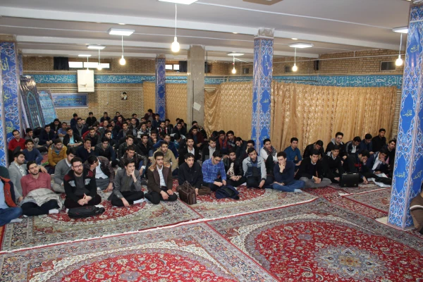 درپردیس شهید رجایی قزوین برگزارشد"جلسه پرسش وپاسخ دانشجویان  با مسئولین هسته گزینش استان قزوین 3