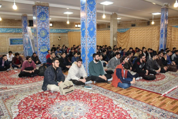 درپردیس شهید رجایی قزوین برگزارشد"جلسه پرسش وپاسخ دانشجویان  با مسئولین هسته گزینش استان قزوین 5