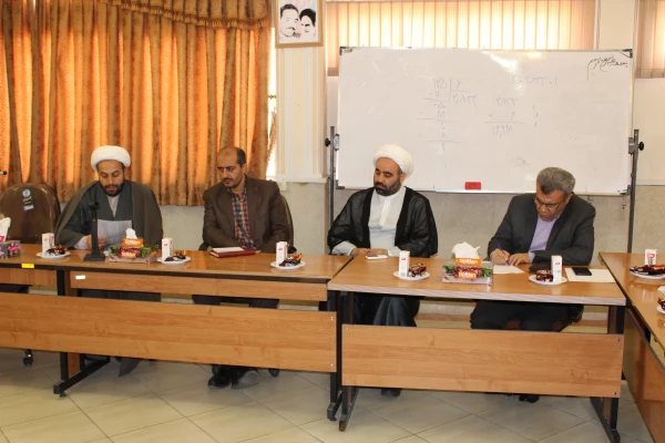 نشست بسیج اساتید دانشگاه فرهنگیان استان قزوین باحضور مسئول بسیج اساتید استان 3