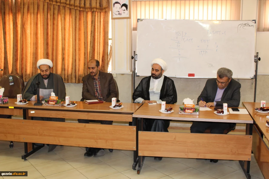 نشست بسیج اساتید دانشگاه فرهنگیان استان قزوین باحضور مسئول بسیج اساتید استان 3