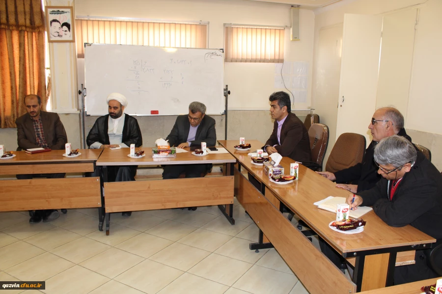 نشست بسیج اساتید دانشگاه فرهنگیان استان قزوین باحضور مسئول بسیج اساتید استان 4