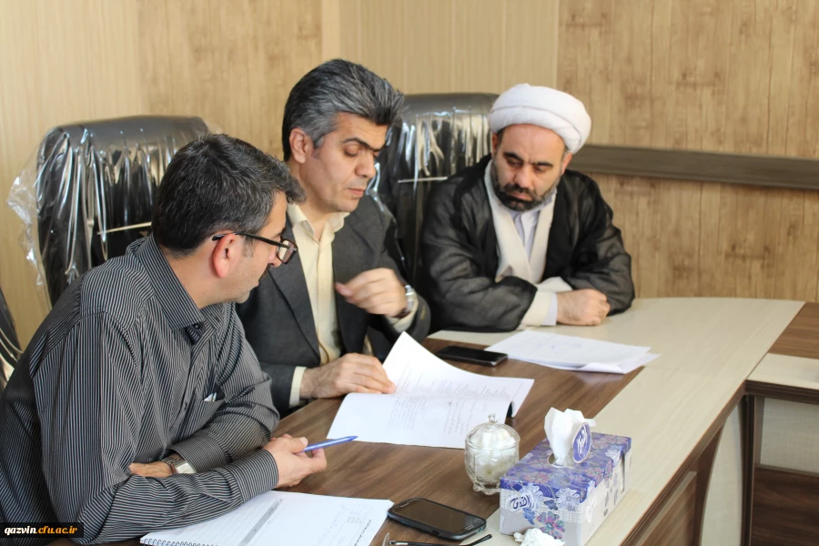 دردانشگاه فرهنگیان استان قزوین برگزارشد:" جلسه کمیته نظارت برنشریات دانشجویی " 3