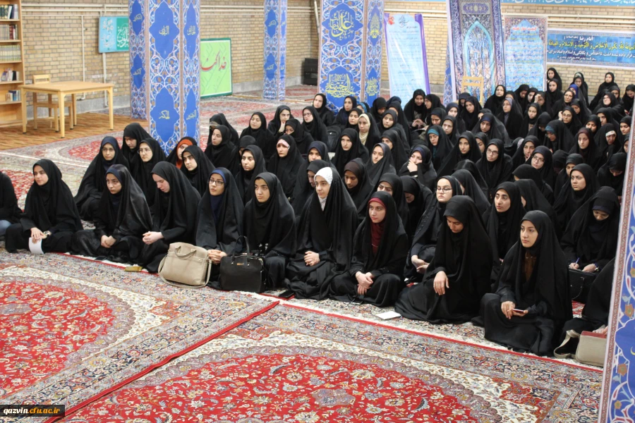 درپردیس بنت الهدی صدرقزوین  برگزارشد:جلسه پرسش وپاسخ دانشجویان با مسئولین هسته گزینش استان قزوین 5