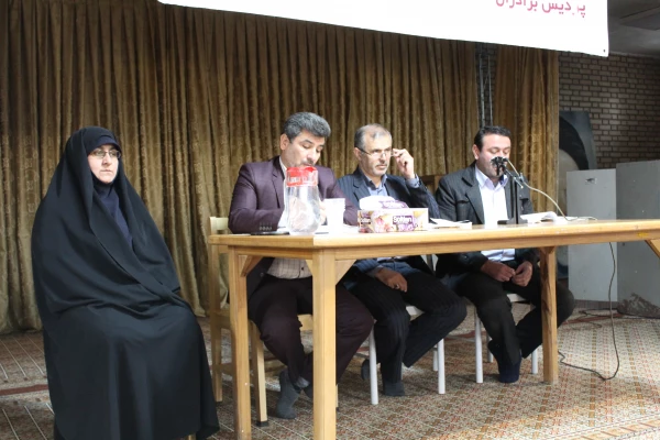 درپردیس بنت الهدی صدرقزوین  برگزارشد:جلسه پرسش وپاسخ دانشجویان با مسئولین هسته گزینش استان قزوین 3