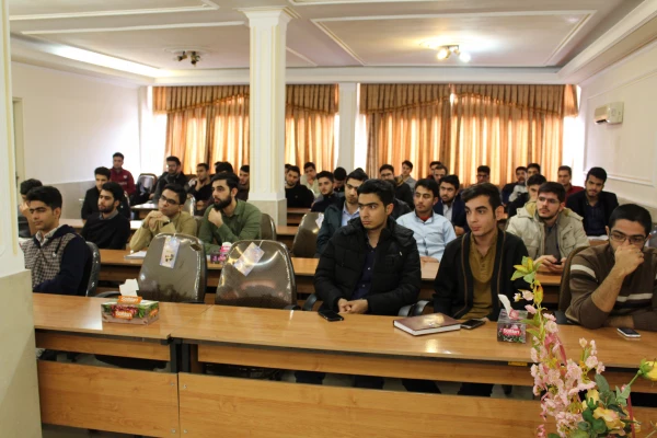برگزاری جلسه پرسش وپاسخ دانشجویی درپردیس شهید رجایی قزوین 4