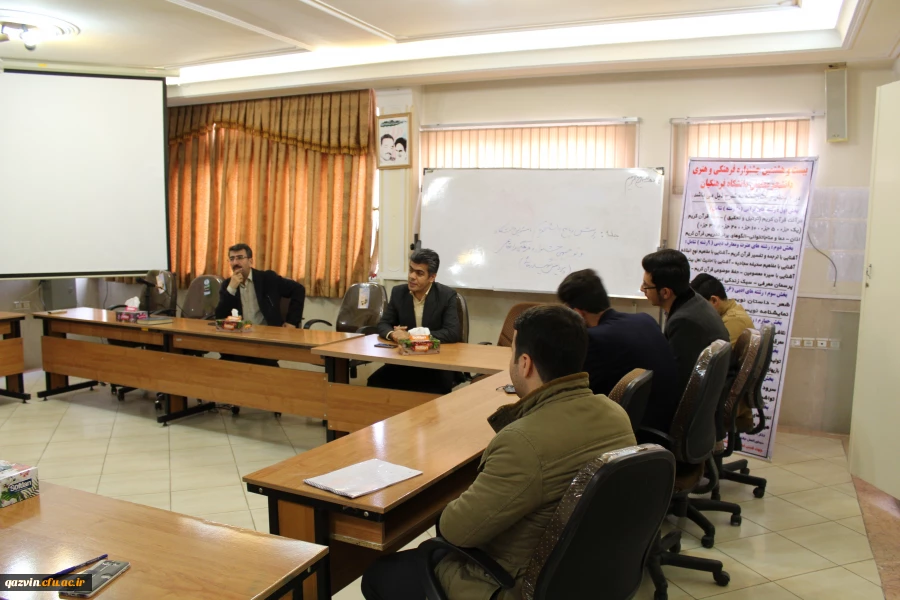 برگزاری جلسه پرسش وپاسخ دانشجویی درپردیس شهید رجایی قزوین 7