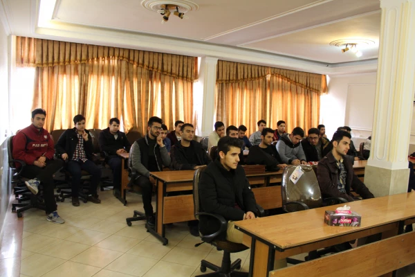 برگزاری جلسه پرسش وپاسخ دانشجویی درپردیس شهید رجایی قزوین 5