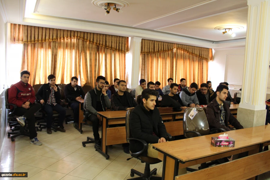 برگزاری جلسه پرسش وپاسخ دانشجویی درپردیس شهید رجایی قزوین 5