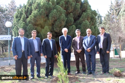 شرکت سرپرست ،اساتیدوکارکنان دانشگاه فرهنگیان استان قزوین درآیین درختکاری
