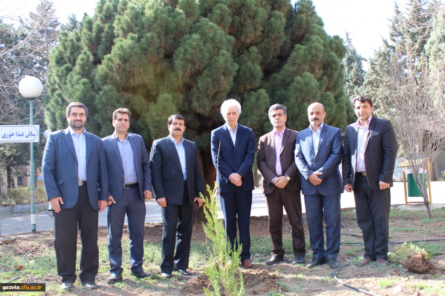 شرکت سرپرست ،اساتیدوکارکنان دانشگاه فرهنگیان استان قزوین درآیین درختکاری 2