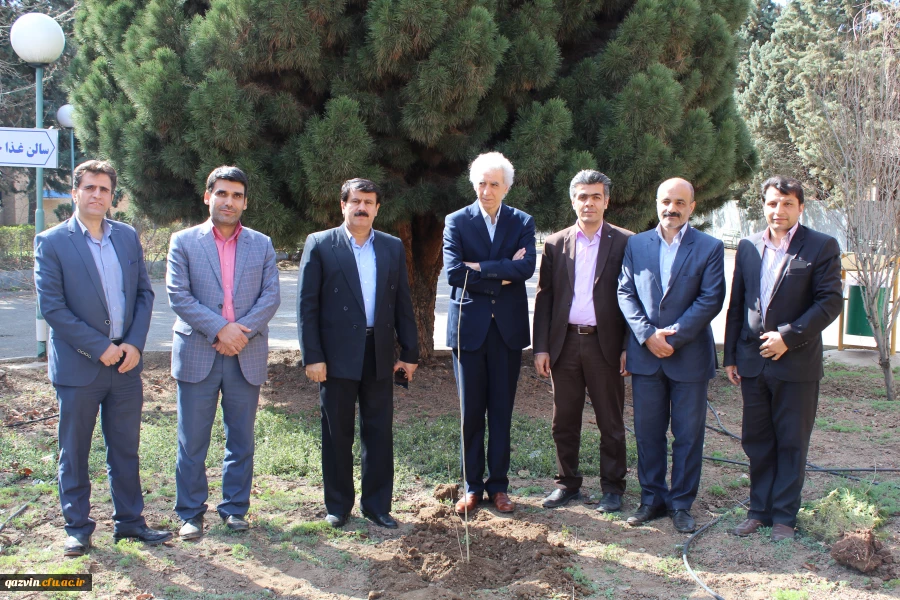 شرکت سرپرست ،اساتیدوکارکنان دانشگاه فرهنگیان استان قزوین درآیین درختکاری 3