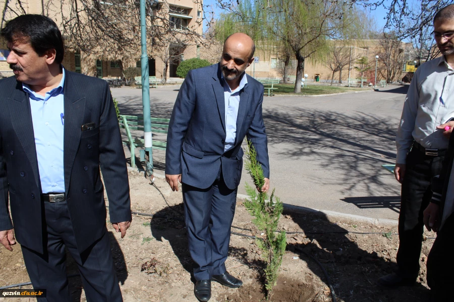 شرکت سرپرست ،اساتیدوکارکنان دانشگاه فرهنگیان استان قزوین درآیین درختکاری 9