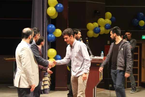 برگزاری مراسم روز جوان وجشن میلاد حضرت علی اکبر(ع)وحضرت مهدی(عج)درسالن آمفی تئاتر پردیس شهیدرجایی قزوین 2