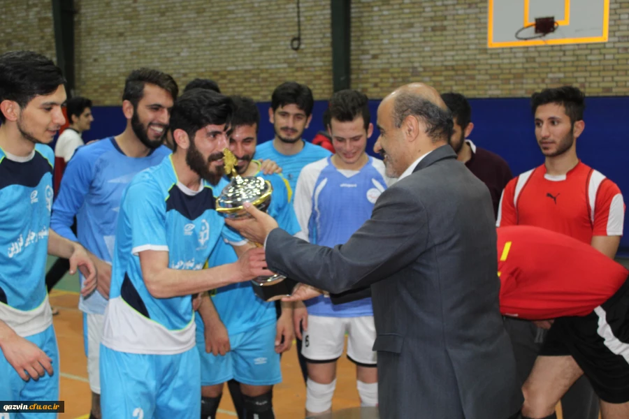برگزاری مسابقات فوتسال دانشجویی جام معلم دردانشگاه فرهنگیان استان قزوین 2
