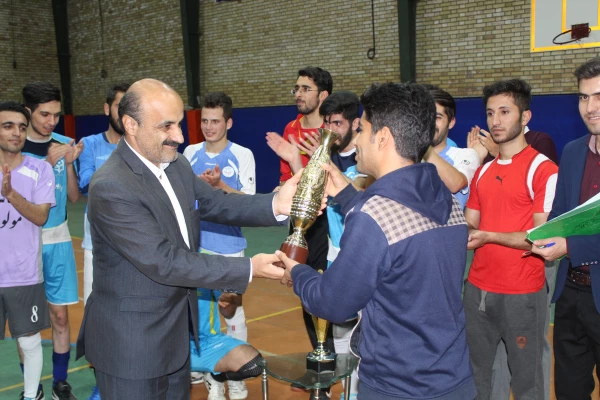 برگزاری مسابقات فوتسال دانشجویی جام معلم دردانشگاه فرهنگیان استان قزوین 4