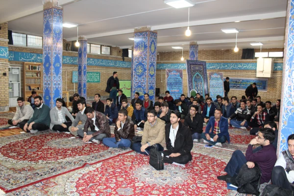 برگزاری جلسه پرسش وپاسخ دانشجویان پردیس های شهیدرجایی وبنت الهدی صدرقزوین بامسئولین دانشگاه 7