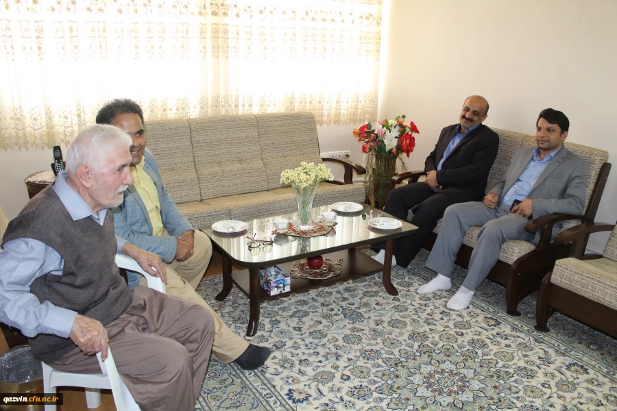 عیادت مدیریت امور پردیس های استان قزوین ازآقای شعبانی همکار پیشکسوت دانشگاه 2