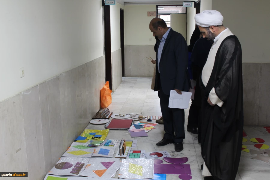 بازدید سرپرست مدیریت امور پردیس های استان قزوین ازدست سازه های حجمی درس ریاضی دانشجویان پردیس بنت الهدی صدر 2