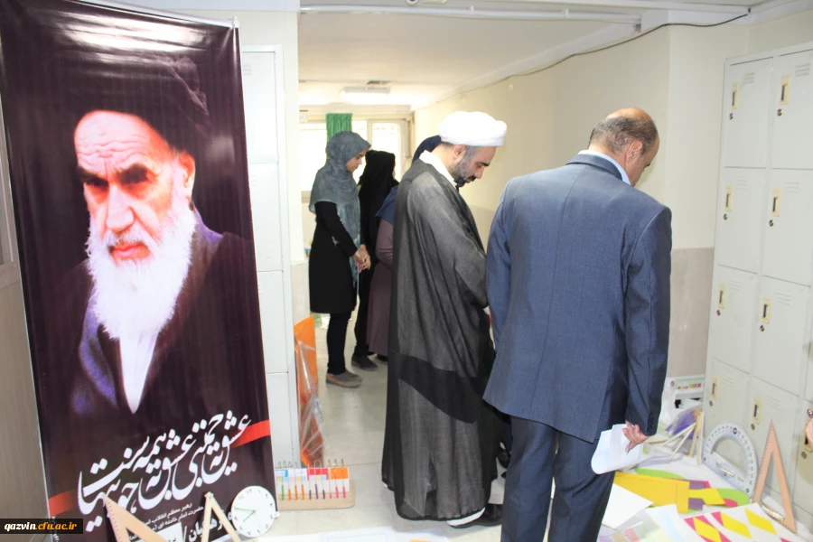 بازدید سرپرست مدیریت امور پردیس های استان قزوین ازدست سازه های حجمی درس ریاضی دانشجویان پردیس بنت الهدی صدر 7