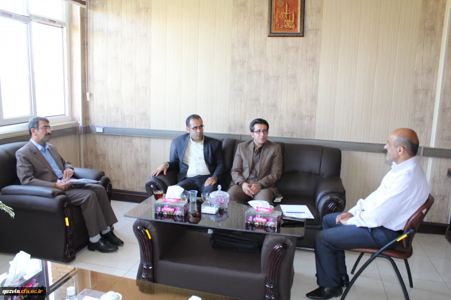 جلسه مدیریت امور پردیس های استان با اساتید مشاور دوره توانمند سازی فرهنگی، مهارت آموزان ماده  2