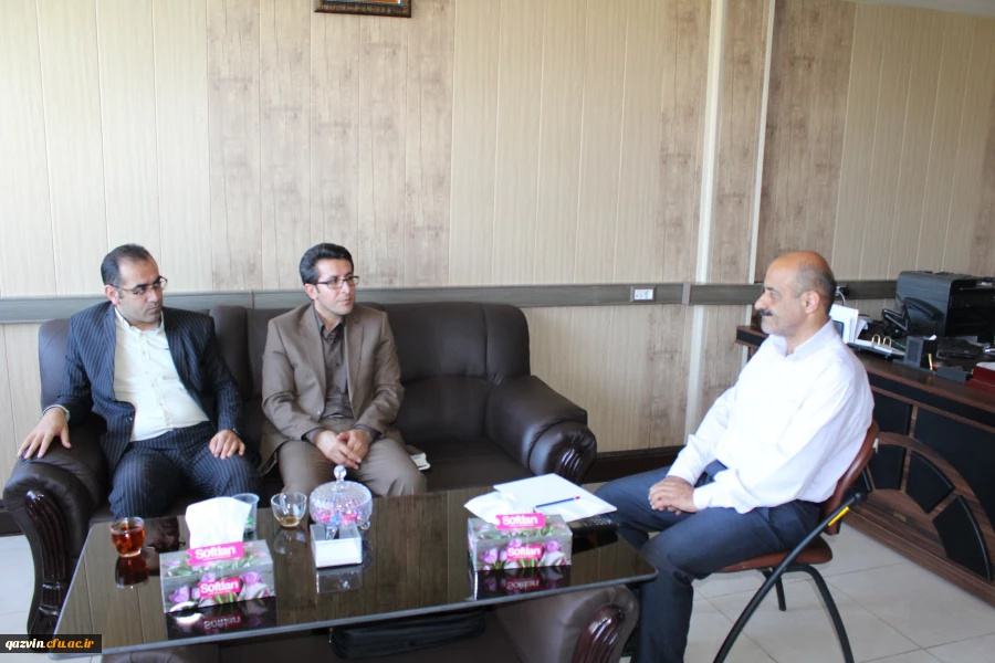 جلسه مدیریت امور پردیس های استان با اساتید مشاور دوره توانمند سازی فرهنگی، مهارت آموزان ماده  4