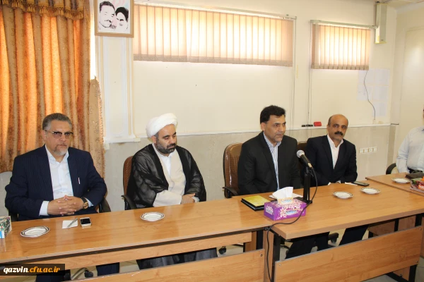 دیدارمعاون ارزیابی وعملکرد دانشگاه فرهنگیان کشور وهیئت همراه با مسئولین،اعضای هیئت علمی وکارکنان دانشگاه فرهنگیان استان قزوین
دکتر علی محمدی :ماباید پرچمدار احیای تربیت معلم دردوره کنونی باشیم. 2