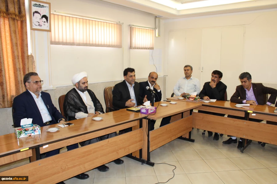 دیدارمعاون ارزیابی وعملکرد دانشگاه فرهنگیان کشور وهیئت همراه با مسئولین،اعضای هیئت علمی وکارکنان دانشگاه فرهنگیان استان قزوین
دکتر علی محمدی :ماباید پرچمدار احیای تربیت معلم دردوره کنونی باشیم. 4