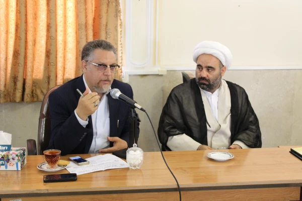 دیدارمعاون ارزیابی وعملکرد دانشگاه فرهنگیان کشور وهیئت همراه با مسئولین،اعضای هیئت علمی وکارکنان دانشگاه فرهنگیان استان قزوین
دکتر علی محمدی :ماباید پرچمدار احیای تربیت معلم دردوره کنونی باشیم. 9