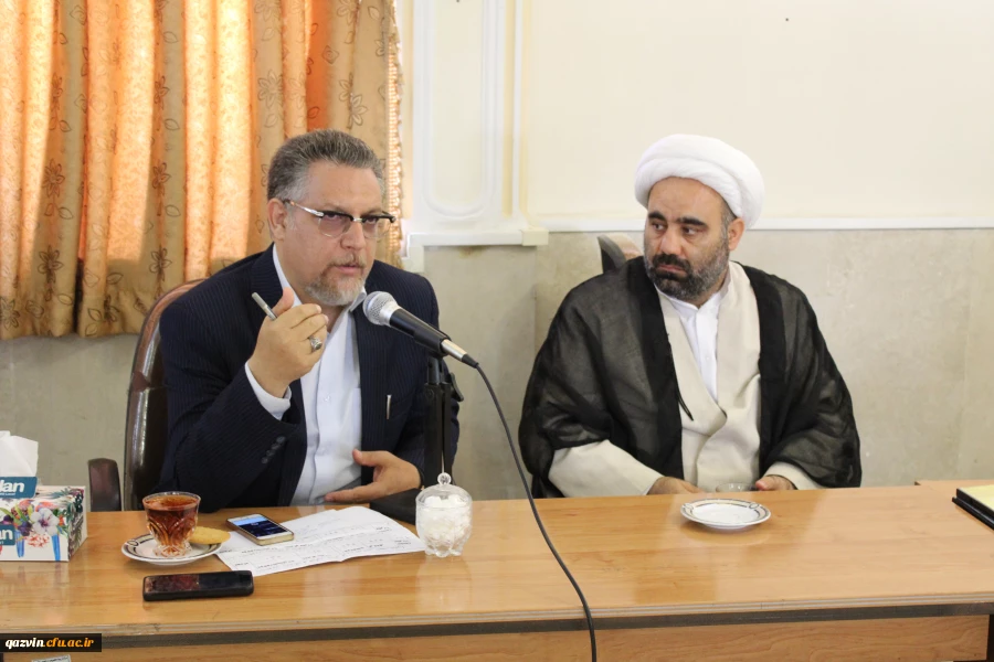 دیدارمعاون ارزیابی وعملکرد دانشگاه فرهنگیان کشور وهیئت همراه با مسئولین،اعضای هیئت علمی وکارکنان دانشگاه فرهنگیان استان قزوین
دکتر علی محمدی :ماباید پرچمدار احیای تربیت معلم دردوره کنونی باشیم. 9