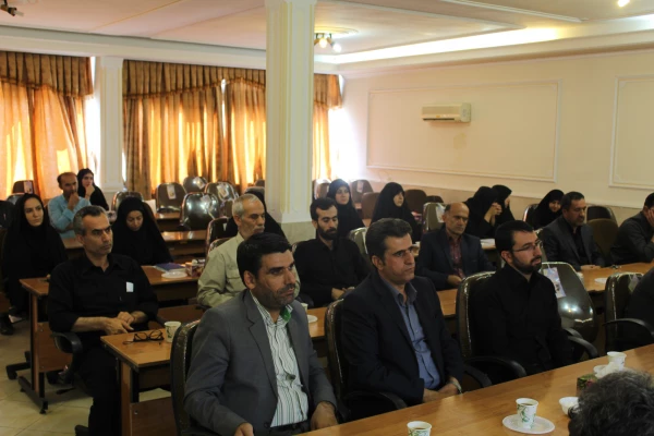 دردانشگاه فرهنگیان استان قزوین برگزارشد:" مراسم سخنرانی وعزاداری به مناسبت هفتمین روز شهادت امام حسین (ع)ویاران باوفای ایشان" 2