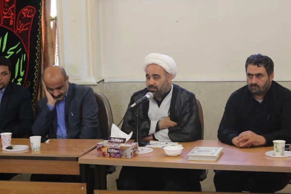 دردانشگاه فرهنگیان استان قزوین برگزارشد:" مراسم سخنرانی وعزاداری به مناسبت هفتمین روز شهادت امام حسین (ع)ویاران باوفای ایشان" 2