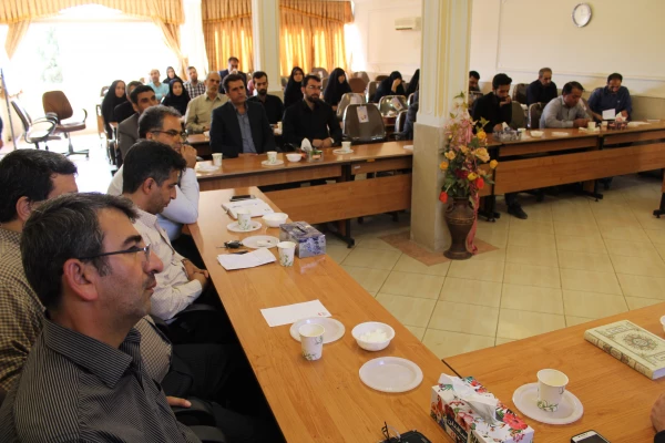 دردانشگاه فرهنگیان استان قزوین برگزارشد:" مراسم سخنرانی وعزاداری به مناسبت هفتمین روز شهادت امام حسین (ع)ویاران باوفای ایشان" 2